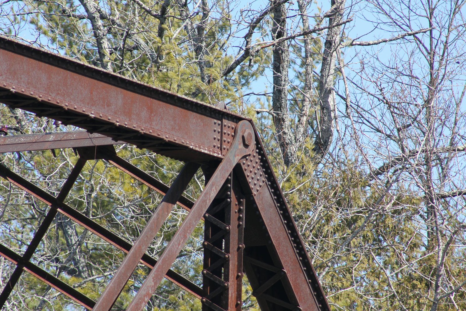 Upper angle connection